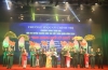 Đồng chí Đại tá, PGS, TS Đinh Quốc Triệu, Phó Chính ủy và lãnh đạo, chỉ huy Phòng Chính trị tặng hoa, động viên Đội Tuyên truyền viên trẻ Nhà trường.