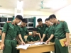Học viên trao đổi, thảo luận nội dung ôn tập.