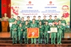 Đồng chí Đại tá, PGS, TS Đinh Quốc Triệu, Phó Chính ủy (hàng đầu tiên, thứ tư từ phải sang) cùng các đại biểu chúc mừng Đội tuyển Trường Đại học Chính trị.