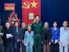 Chính ủy Trường Đại học Chính trị công tác, thăm, tặng quà gia đình chính sách và ủng hộ đồng bào lũ lụt tại Quảng Bình