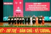 Thủ trưởng Nhà trường trao thưởng cho các tập thể, cá nhân có thành tích xuất sắc trong đợt thi đua cao điểm “75 ngày hành động kiểu mẫu”.