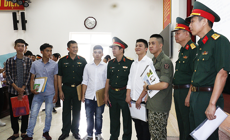 anh-don-tan-sinh-vien.jpg