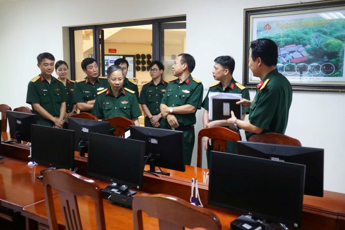Sinh hoạt chính trị về triển khai thực hiện phong trào “Bình dân học vụ số”